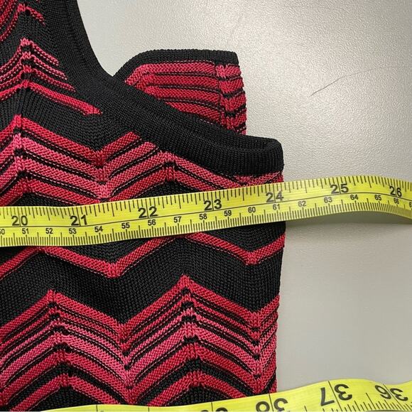 Misook Red Pink Black Chevron Tank 24.5" pit to pit 27" length 2X- 3X. - Picture 7 of 9